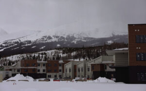 A net-zero affordable housing complex aims to fix twin crises in mountain town - Vimarsana News