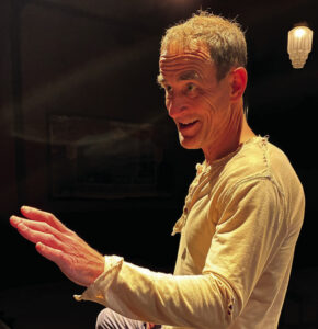 ‘An Iliad’ shares ‘an epic story in a really intimate setting’